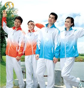 焦点娱乐情侣款梭织运动服