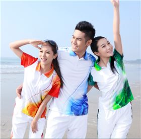 焦点娱乐运动服装定制厂家