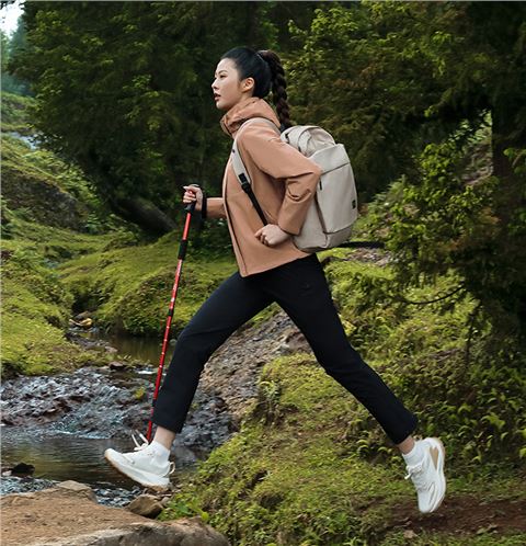 时尚焦点娱乐风衣