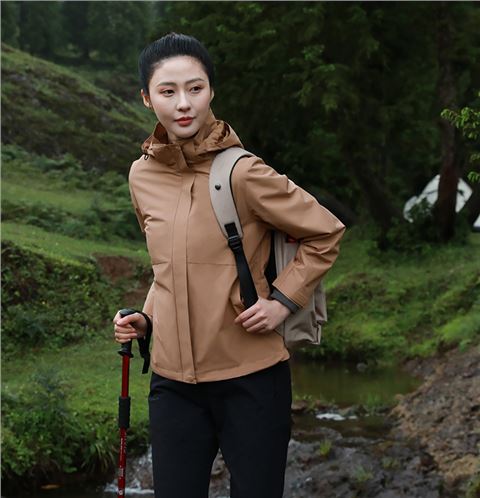 时尚焦点娱乐风衣