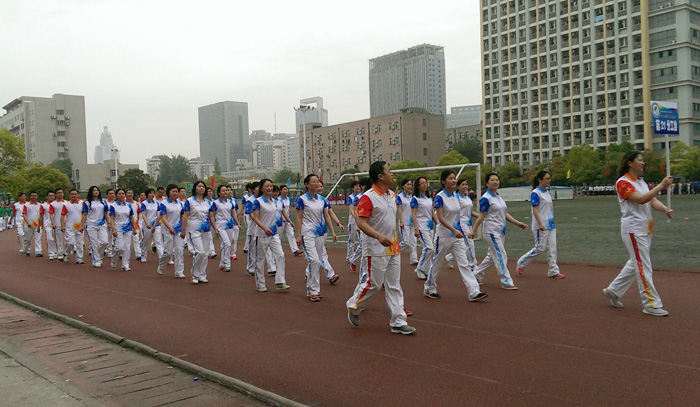焦点娱乐运动服