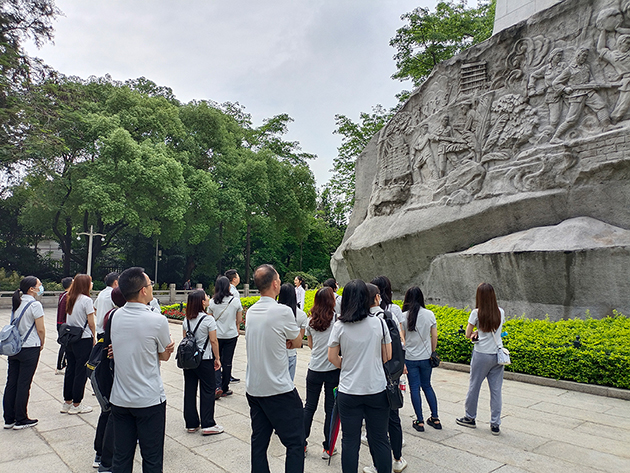 焦点娱乐人参观深圳起义纪念碑