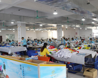 焦点娱乐服装定做生产车间