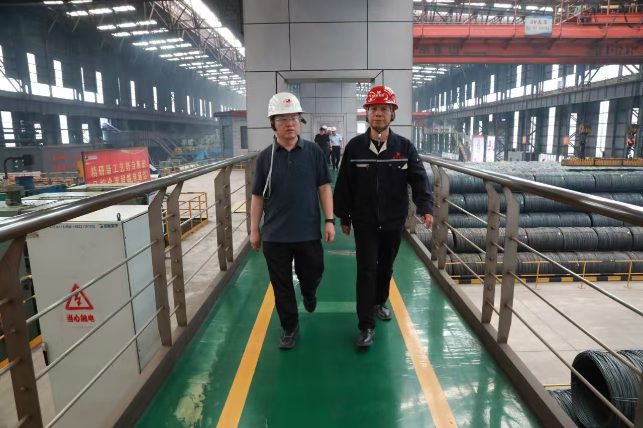 风陵渡经济开发区管委会副主任秦晨林一行来万向娱乐进行考察